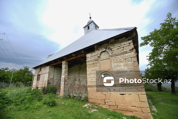 Şabran rayonunda yerləşən XlX əsrə aid Ləcədi kənd məscidi