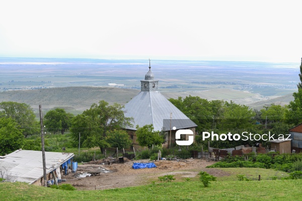 Şabran rayonunda yerləşən XlX əsrə aid Ləcədi kənd məscidi