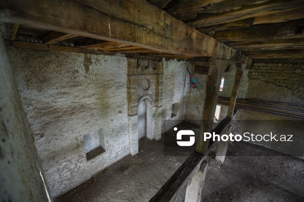 Şabran rayonunda yerləşən XlX əsrə aid Ləcədi kənd məscidi