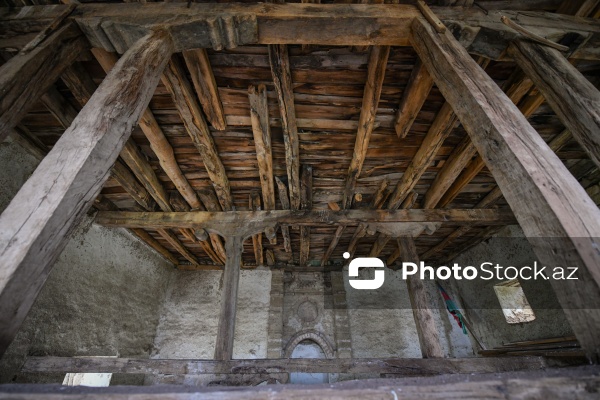 Şabran rayonunda yerləşən XlX əsrə aid Ləcədi kənd məscidi