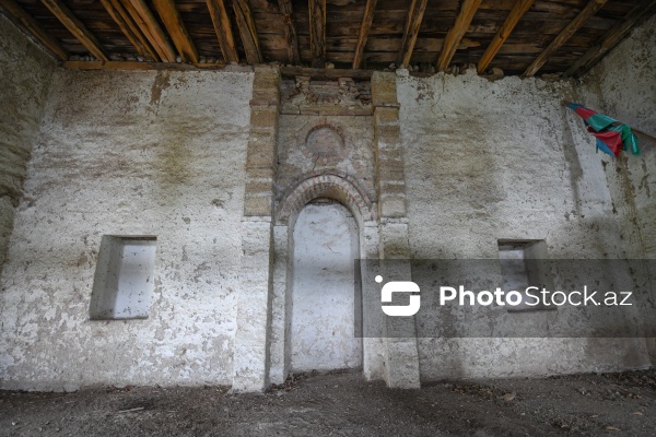 Şabran rayonunda yerləşən XlX əsrə aid Ləcədi kənd məscidi