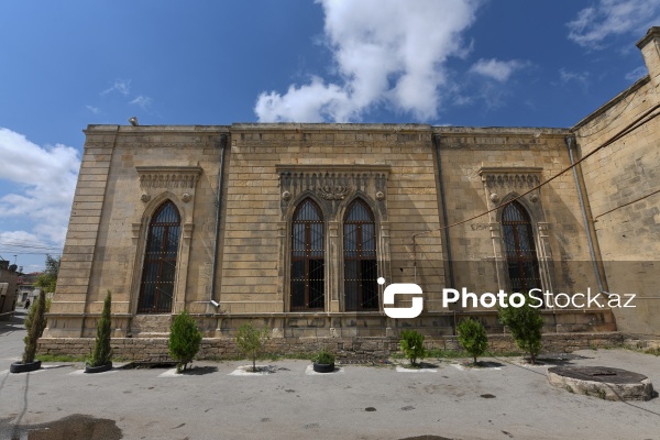 Sabunçu qəsəbəsində yerləşən Cümə məscidi