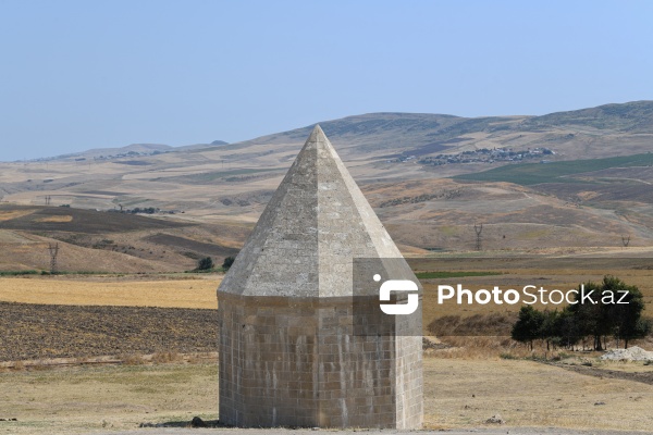 Şamaxıda yerləşən XVII əsrə aid Kələxana türbələr kompleksi