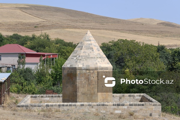 Şamaxıda yerləşən XVII əsrə aid Kələxana türbələr kompleksi