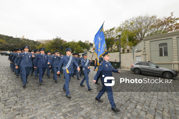 Şəhidlər xiyabanından başlayan Zəfər Günü yürüşü