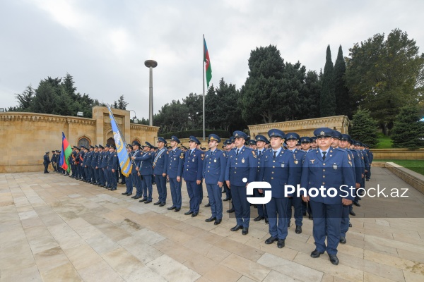 Şəhidlər xiyabanından başlayan Zəfər Günü yürüşü