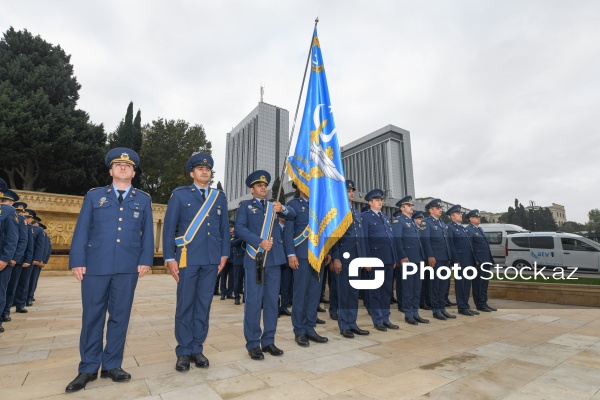 Şəhidlər xiyabanından başlayan Zəfər Günü yürüşü