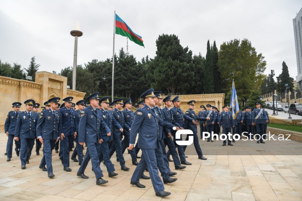 Şəhidlər xiyabanından başlayan Zəfər Günü yürüşü