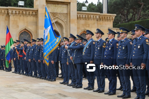 Şəhidlər xiyabanından başlayan Zəfər Günü yürüşü
