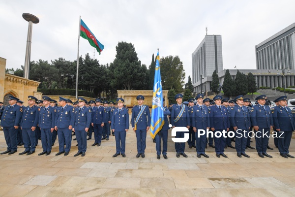 Şəhidlər xiyabanından başlayan Zəfər Günü yürüşü