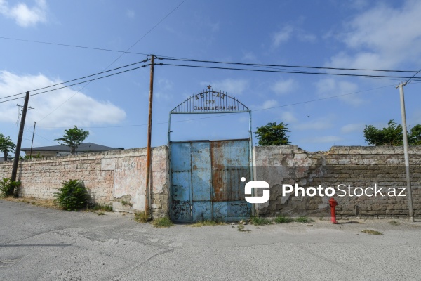 Şəmsi Əsədullayevin Mərdəkandakı bağ evi