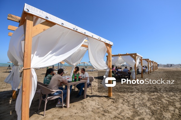 Şüvəlan qəsəbəsindəki çimərliklərə təşkil olunan mediatur