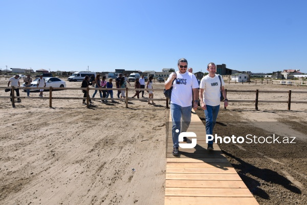 Şüvəlan qəsəbəsindəki çimərliklərə təşkil olunan mediatur