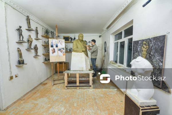 Sənətkar ailəsində yetişən heykəltəraş Güntay Hüseynli