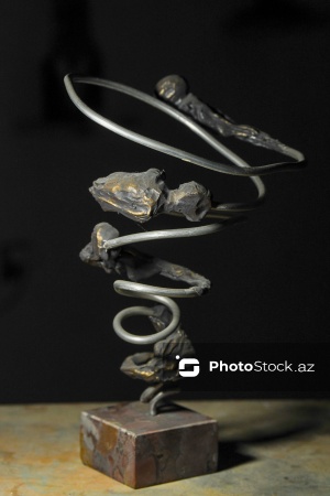 Sənətkar ailəsində yetişən heykəltəraş Güntay Hüseynli