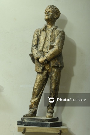 Sənətkar ailəsində yetişən heykəltəraş Güntay Hüseynli