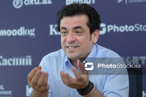 Aktyor, rejissor və ssenarist Səyavuş Hüseynli