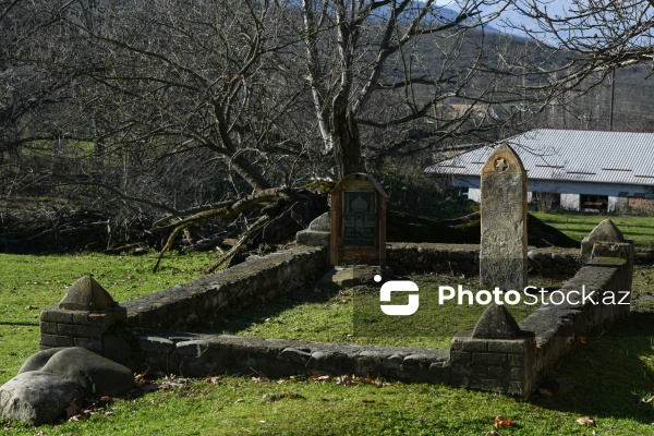Beş yüz ilə yaxın tarixi olan Şeyx Cüneyd türbəsi