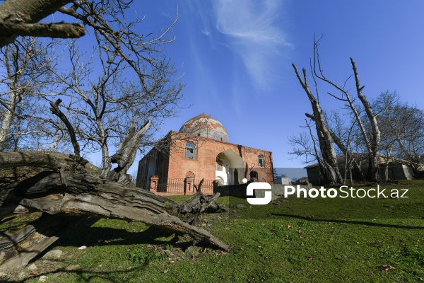 Beş yüz ilə yaxın tarixi olan Şeyx Cüneyd türbəsi