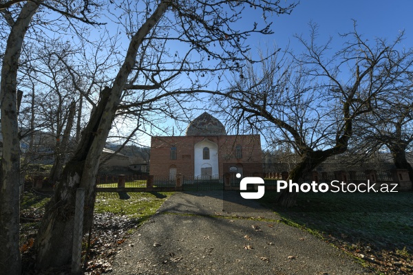 Beş yüz ilə yaxın tarixi olan Şeyx Cüneyd türbəsi