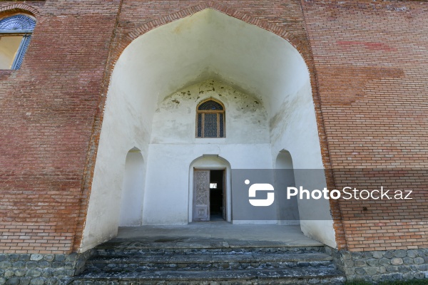 Beş yüz ilə yaxın tarixi olan Şeyx Cüneyd türbəsi