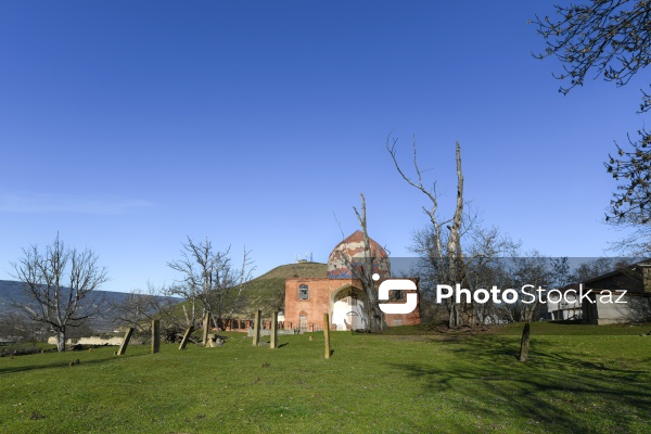 Beş yüz ilə yaxın tarixi olan Şeyx Cüneyd türbəsi