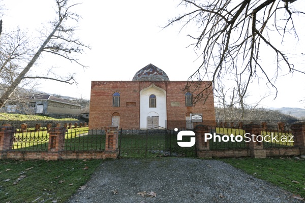 Beş yüz ilə yaxın tarixi olan Şeyx Cüneyd türbəsi