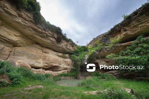 Qobustan rayonunda yerləşən Sündü şəlaləsi