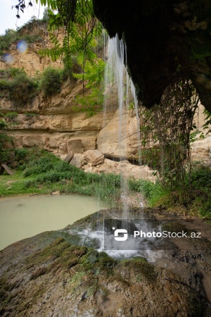 Qobustan rayonunda yerləşən Sündü şəlaləsi