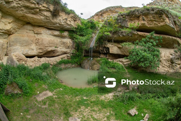 Qobustan rayonunda yerləşən Sündü şəlaləsi