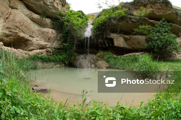Qobustan rayonunda yerləşən Sündü şəlaləsi