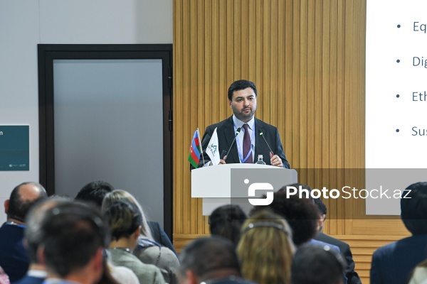 “Sİ və inkişaf edən texnologiyalar: İnnovasiyalar vasitəsi ilə dayanıqlı gələcəyin təmin olunması” mövzusunda tədbir