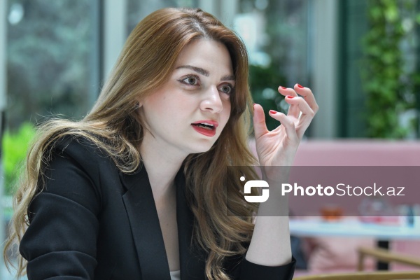 Skripkaçı Zərifə Alxazova