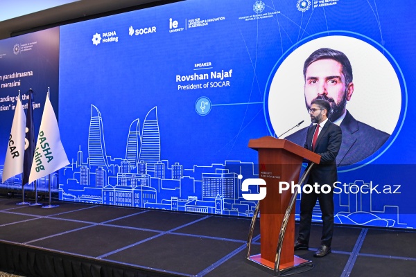 Rövşən Nəcəf - Liderlik və İnnovasiya üzrə IE Mərkəzinin yaradılması üzrə Anlaşma Memorandumunun imzalanma mərasimində