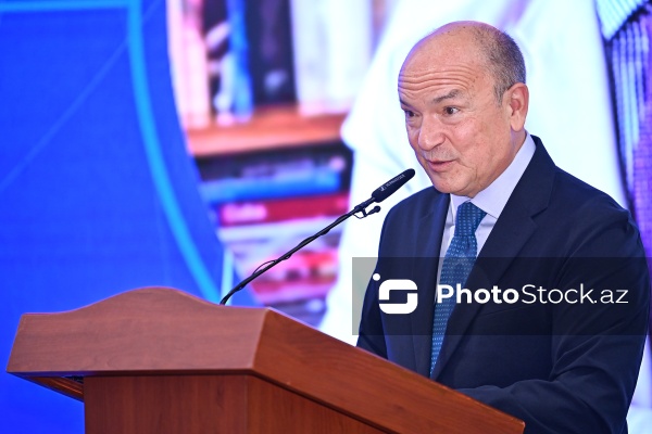 Santyaqo İnyiqes de Onsonyo - Liderlik və İnnovasiya üzrə IE Mərkəzinin yaradılması üzrə Anlaşma Memorandumunun imzalanma mərasimində