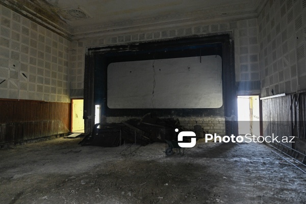 "Dostluq" kinoteatrında binanın bərpa işlərinə başlanılıb