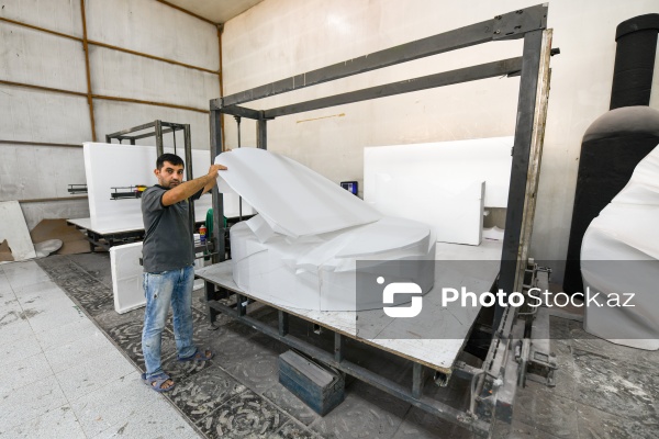 Rəngarəng və fərqli dizaynlı strafor kəsimləri