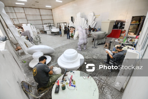 Rəngarəng və fərqli dizaynlı strafor kəsimləri