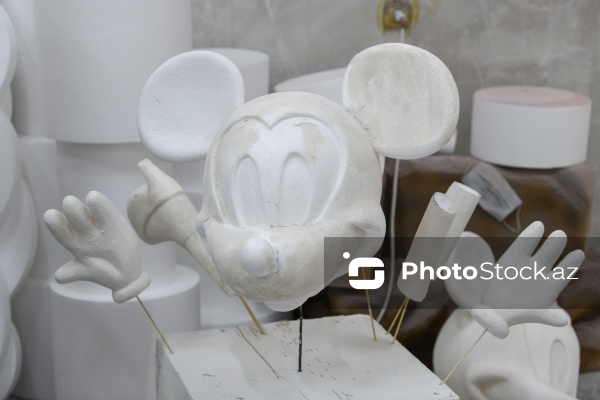 Rəngarəng və fərqli dizaynlı strafor kəsimləri