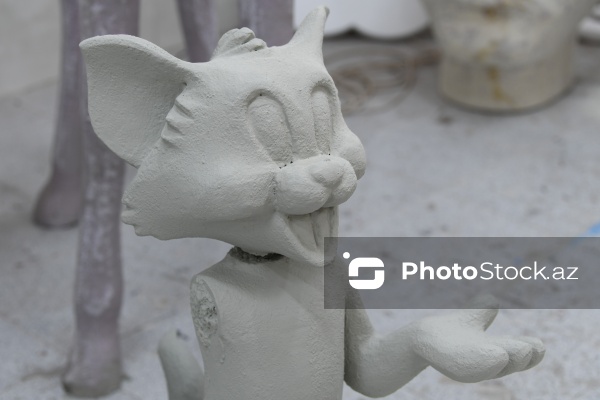 Rəngarəng və fərqli dizaynlı strafor kəsimləri