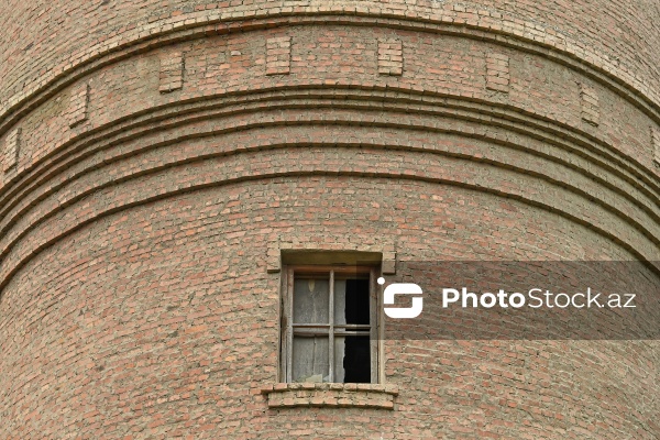 Səngəçalda yerləşən qədim su qülləsi