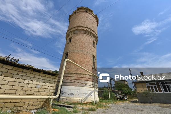 Səngəçalda yerləşən qədim su qülləsi