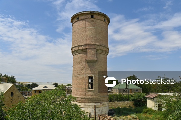 Səngəçalda yerləşən qədim su qülləsi