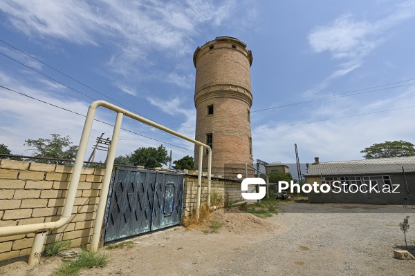 Səngəçalda yerləşən qədim su qülləsi