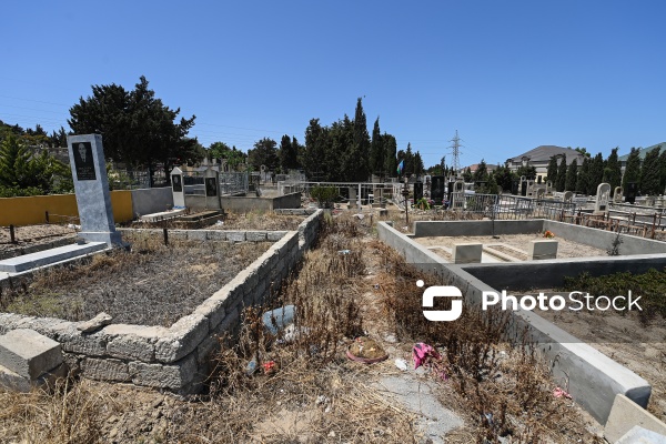 Şüvəlanda yerləşən və baxımsızlıqdan bərbad hala düşmüş xristian qəbiristanlığı