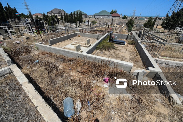 Şüvəlanda yerləşən və baxımsızlıqdan bərbad hala düşmüş xristian qəbiristanlığı