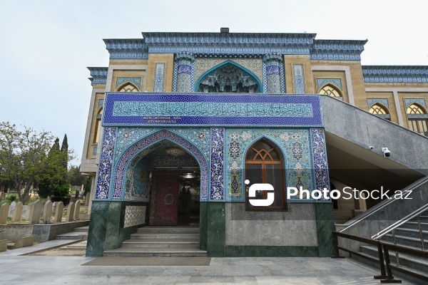 Şüvəlan qəsəbəsində yerləşən "Mir Mövsüm Ağa" ziyarətgah kompleksi