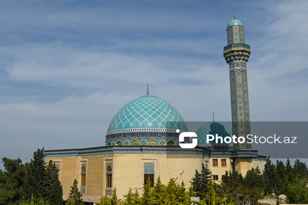 Şüvəlan qəsəbəsində yerləşən "Mir Mövsüm Ağa" ziyarətgah kompleksi