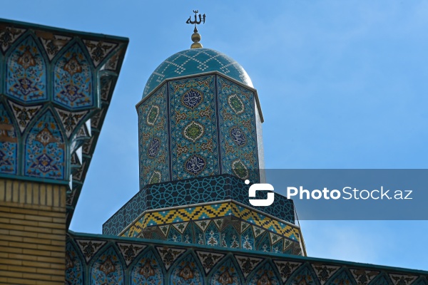 Şüvəlan qəsəbəsində yerləşən "Mir Mövsüm Ağa" ziyarətgah kompleksi