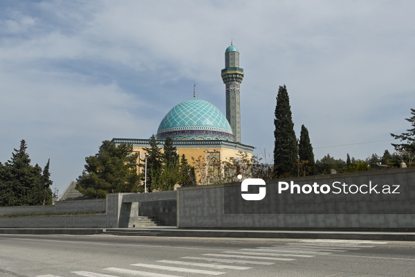 Şüvəlan qəsəbəsində yerləşən "Mir Mövsüm Ağa" ziyarətgah kompleksi